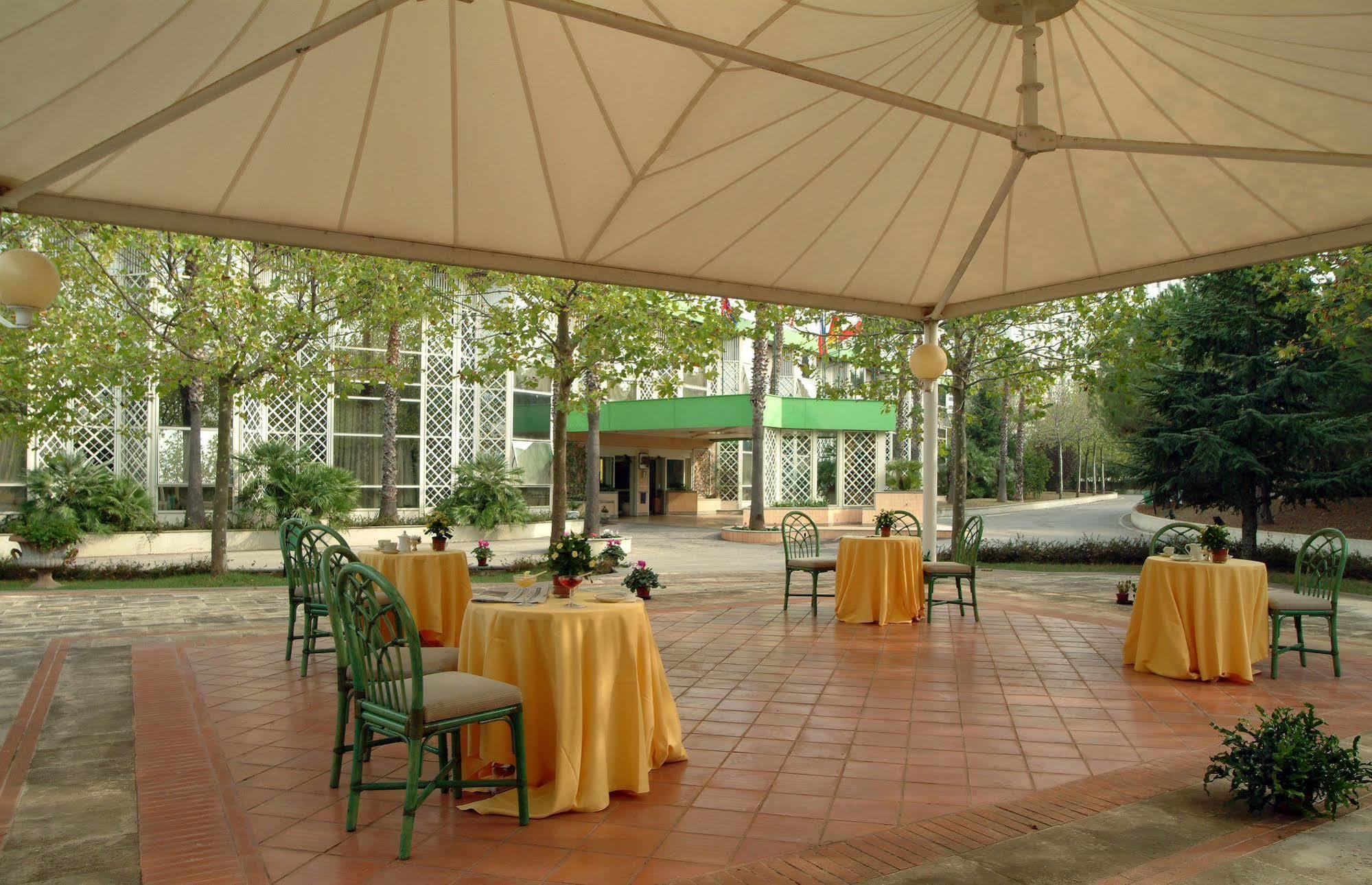 Hotel Club Il Baricentro Casamassima Exterior foto