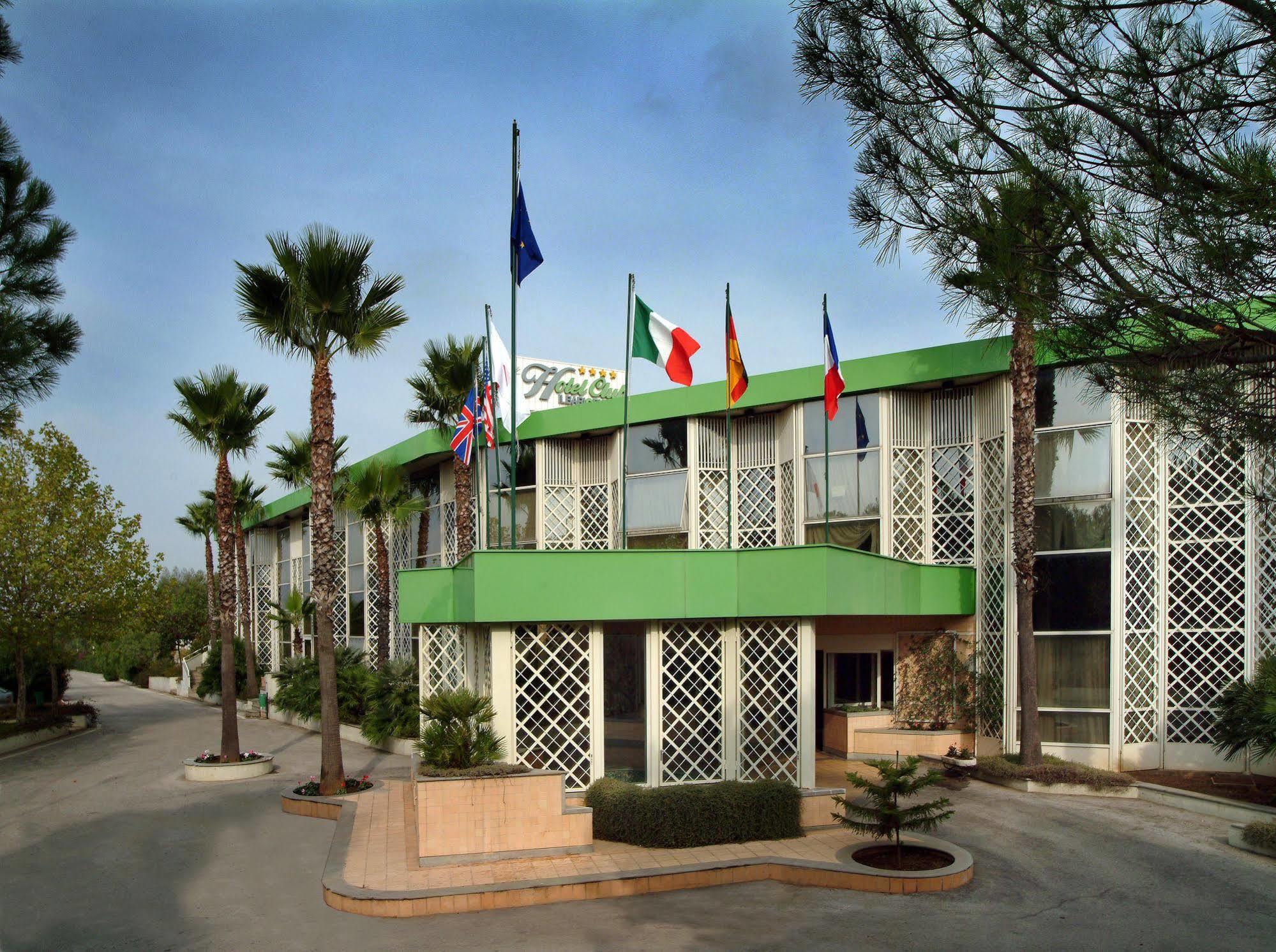 Hotel Club Il Baricentro Casamassima Exterior foto