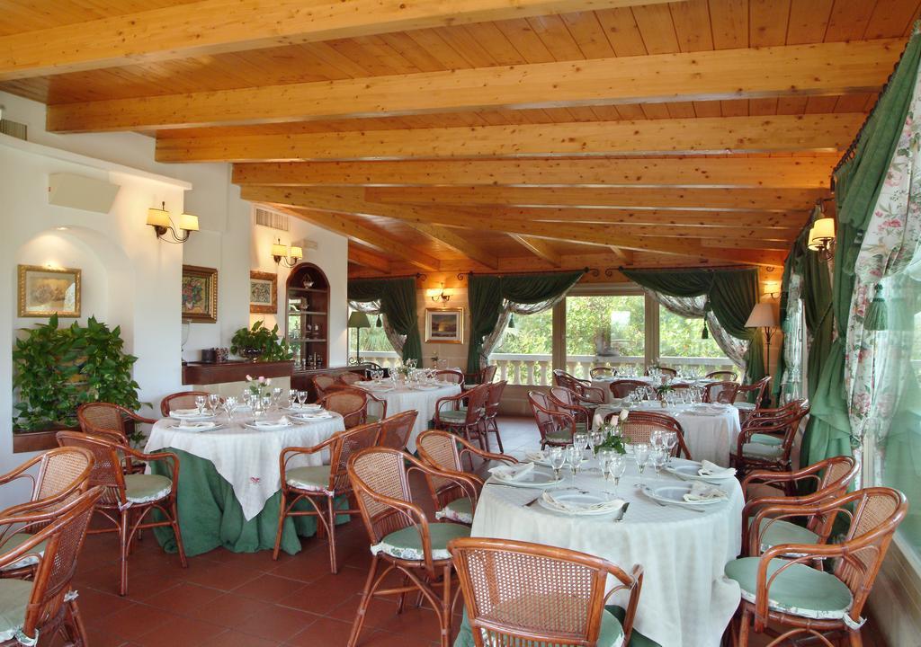 Hotel Club Il Baricentro Casamassima Exterior foto